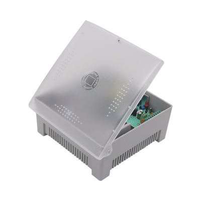 Fuente de Alimentación con Gabinete de 4 Salidas de 11 - 15 Vcd / 5 Amper / Voltaje de Entrada: 96 - 264 Vca / Soporta Proteccion contra Sobrecorriente de Salida, Proteccion contra Cortocircuito / Led Indicador